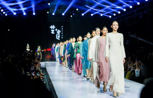 快訊 校企跨界非遺，創(chuàng)新設(shè)計驚艷亮相北京時裝周